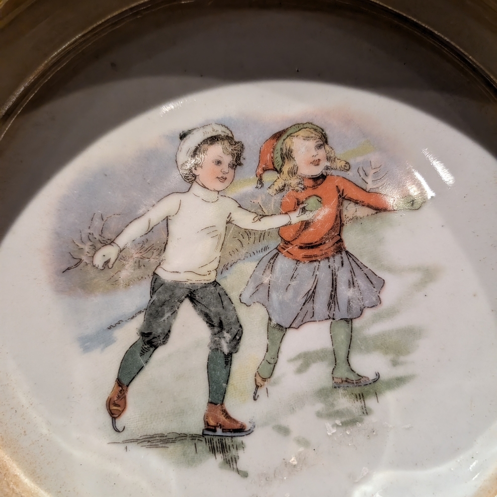 Vintage Ceramic Bowl with Skating Children - Picture 3 of 9